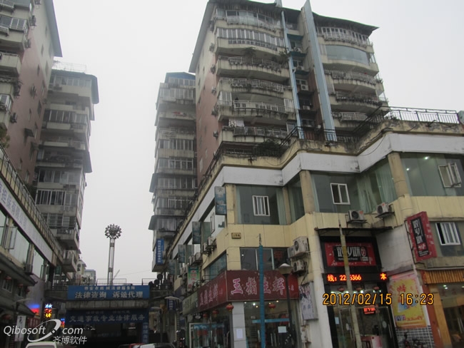 雅安假日广场-明装暖气系统